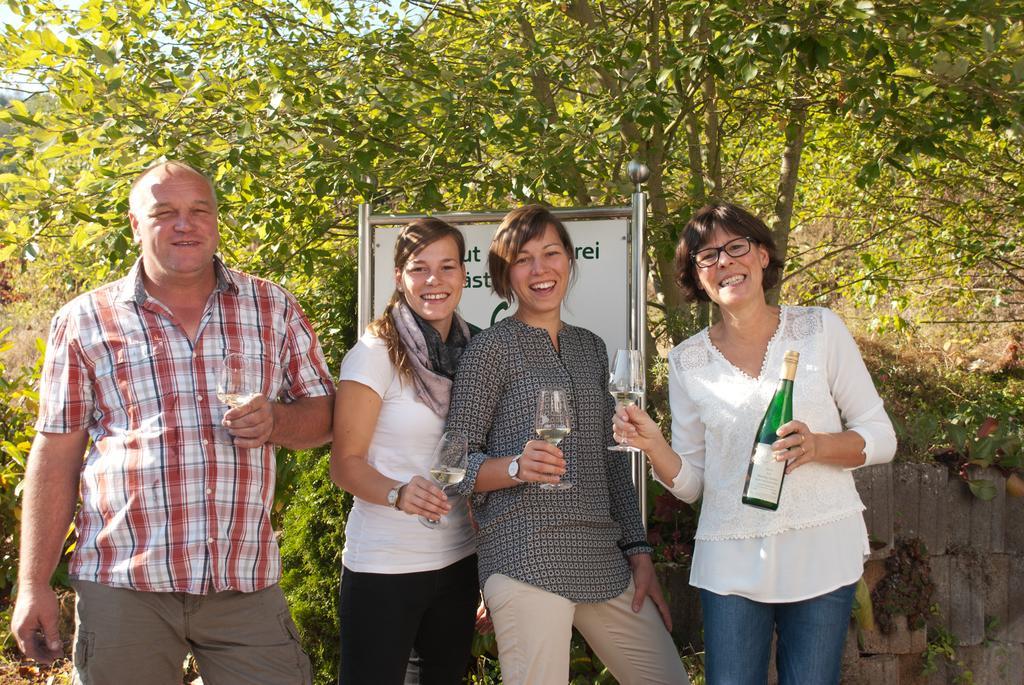 Weingut-Brennerei-Gaestehaus Emil Dauns Reil Exteriér fotografie